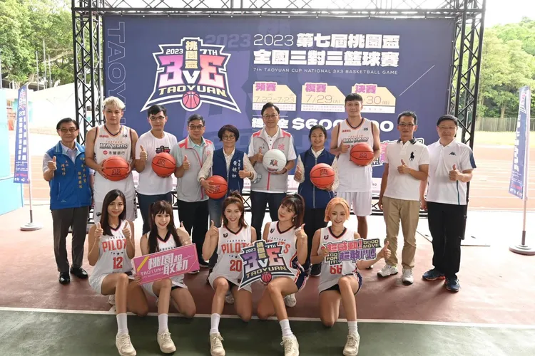 桃園盃全國三對三籃球賽今天火熱開打。桃園市府提供