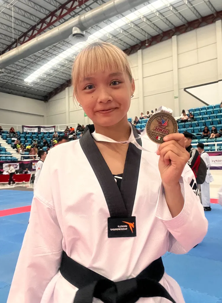 高心怡勇奪2023年世界中學生跆拳道錦標賽55公斤級冠軍。教育局提供
