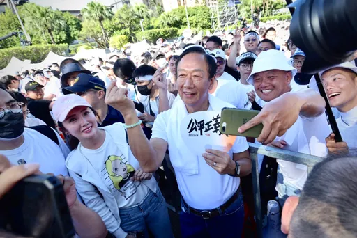 郭台銘嗆民進黨政府「選舉到了推囤房稅騙選票」 被問獨立參選這麼說