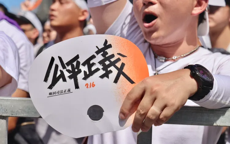 民眾凱道怒吼。林林攝