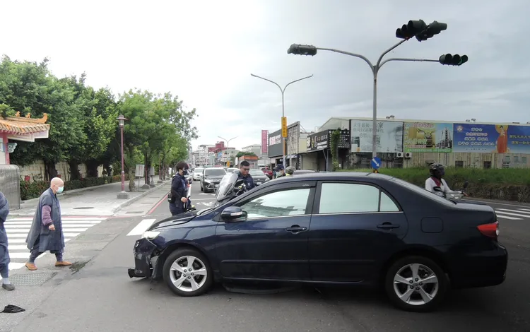 警方獲報到場調查。讀者提供