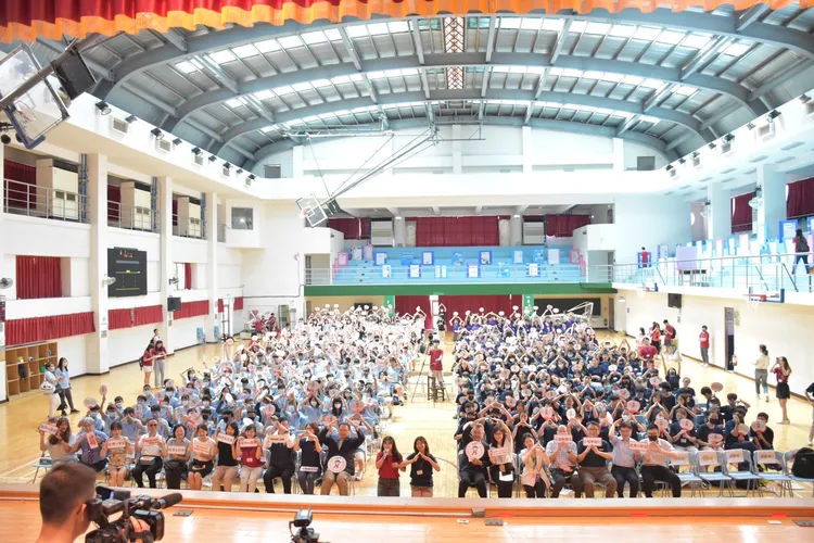 新北19所國中攜手96位美國志工推國際論壇。教育局提供