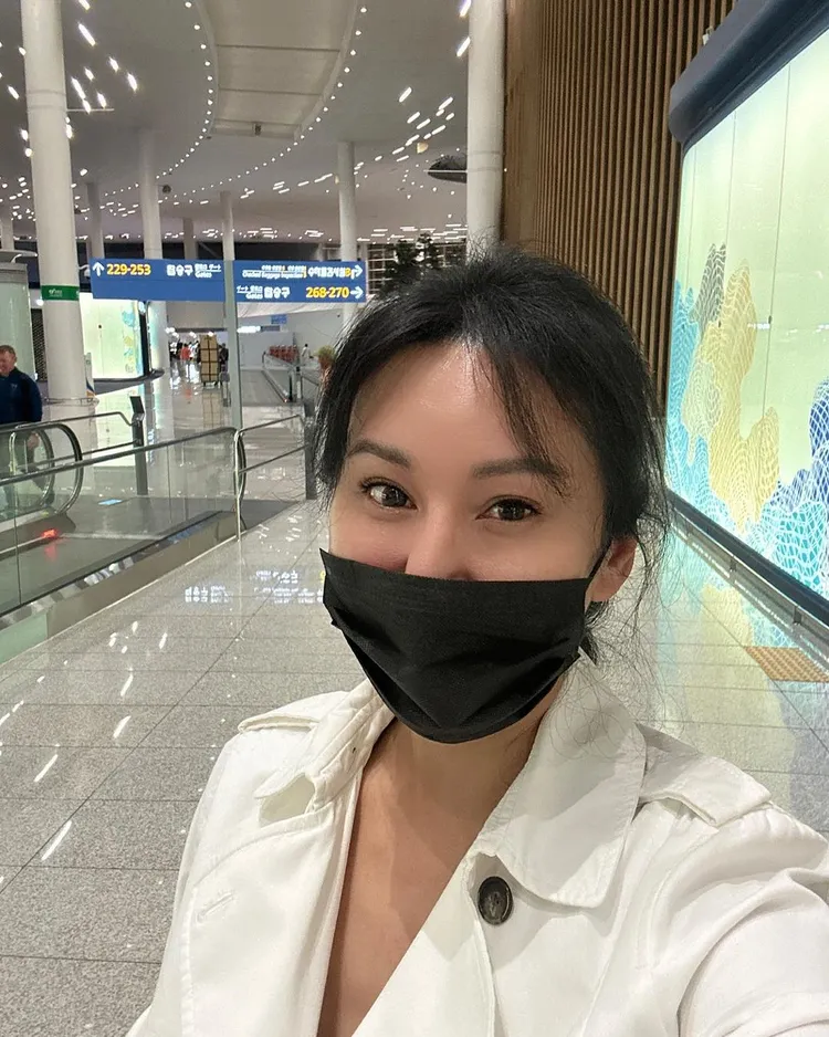 洪曉蕾上周才開心在機場打卡。翻攝洪曉蕾IG