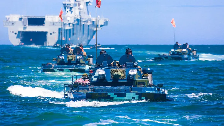 副總統賴清德表示，中國愈來愈強勢，試圖併吞台灣，且欲改變基於規則的國際秩序。圖為中國解放軍演練登陸作戰。翻攝解放軍網