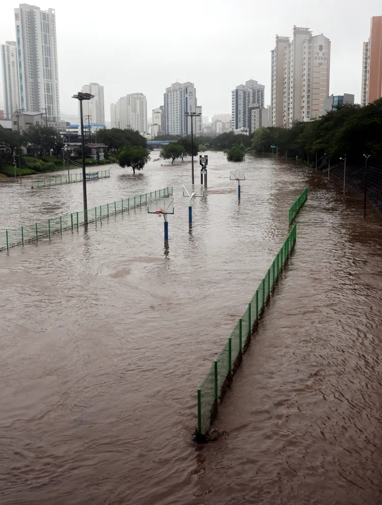 釜山市一處籃球場。路透社