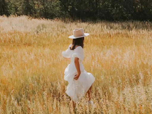 認識3天！星男花24萬買12條裙子　只因美女網友「聽起來很勤奮」