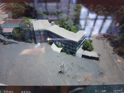 空拍慘狀曝光！民宅淹在泥水中　廬山溫泉區80多名遊客受困