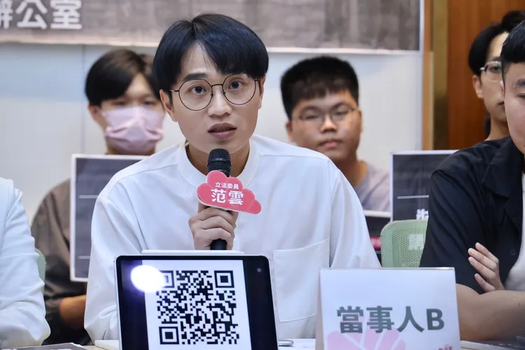 受害者B指控，黃姓副教授經常要求學生擁抱。林林攝