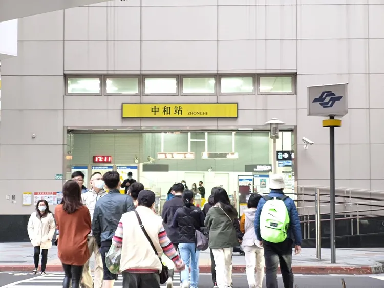 景平路段不僅有「公車之王」307行經，更鄰近中和捷運站，房價也相對實惠，是購屋族的好選擇。永慶房產提供