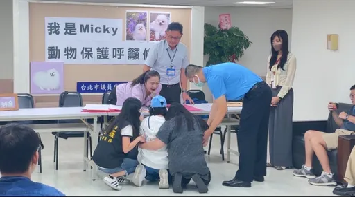 網紅博美抽血送命!飼主慟跪求枉死真相 消保官允月底開調處會