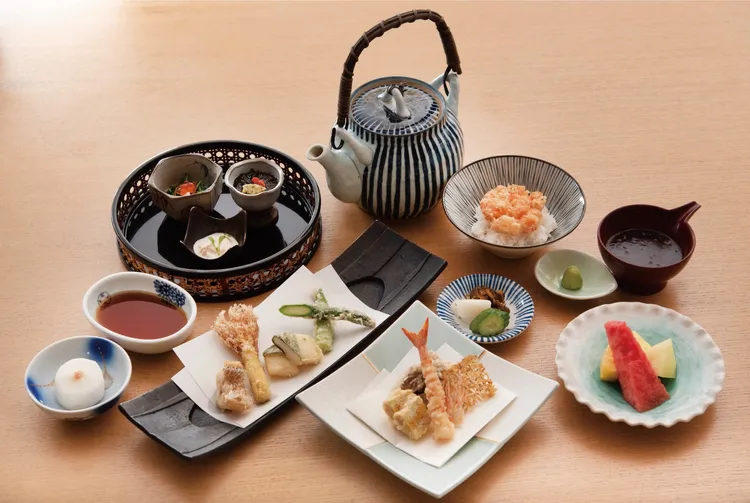 大倉久和大飯店山里天婦羅吧台套餐。大倉久和大飯店提供