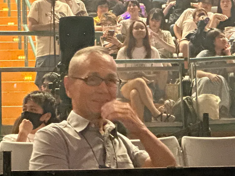 Selina的老爸「任爸」現身觀眾席。林丞偉攝