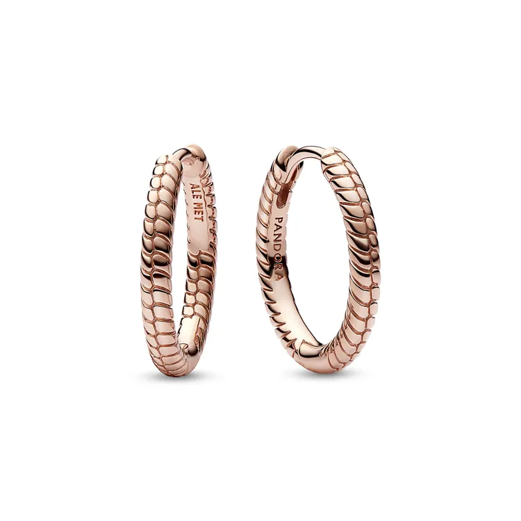 Pandora Moments小型串飾耳環圈 (鍍14K玫瑰金)，2480元。品牌提供