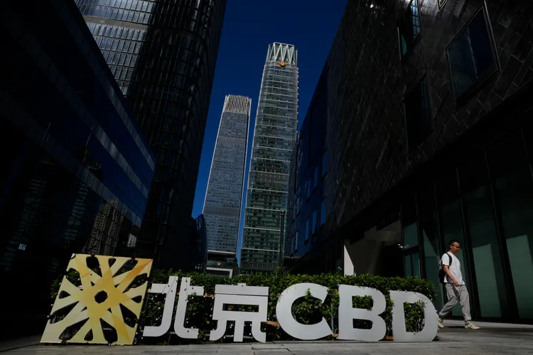 雷蒙多訪問中國是否能實質緩和中美關係受到關注；圖為今日北京街景。美聯社