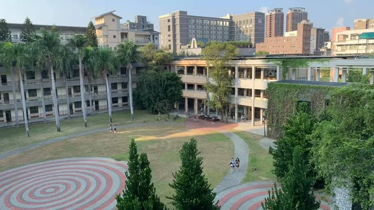 新竹女中校內景象。取自新竹女中校友會臉書