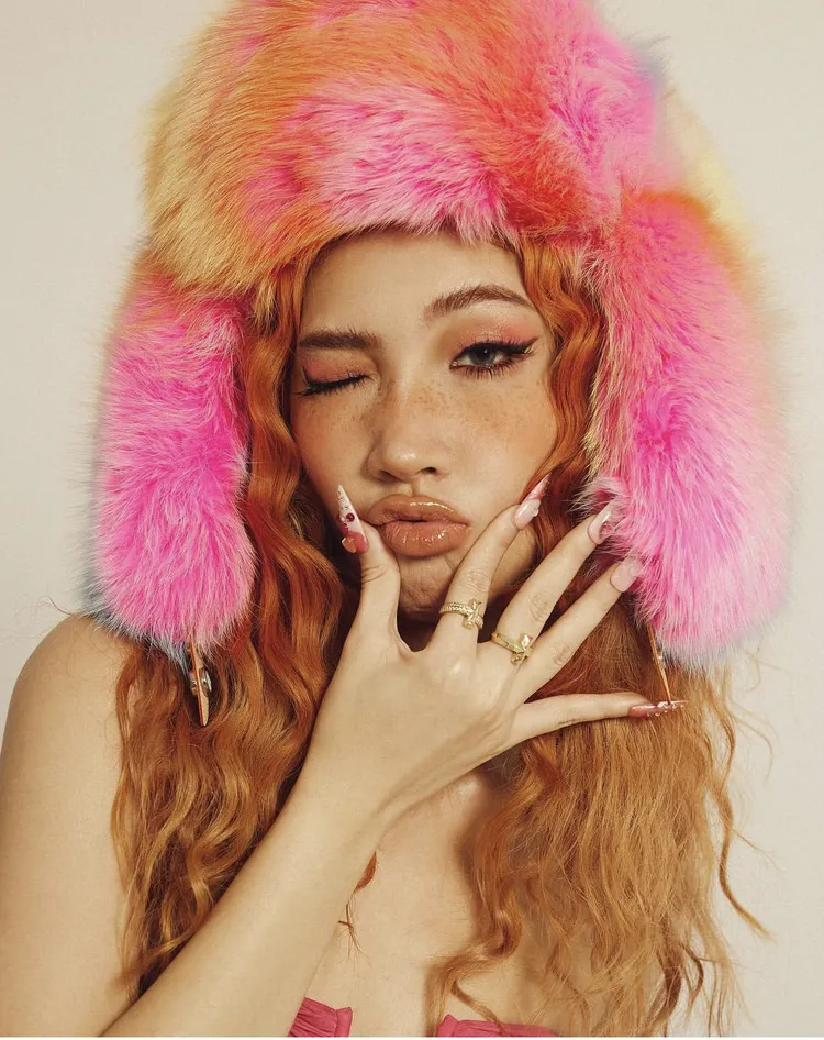 實力派美籍華裔女歌手Karencici一同出席活動。翻攝Karencici  IG