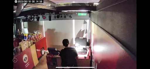 獨家｜北捷驚現「中秋禮盒大盜」　知名蝴蝶酥店家連2天遭竊畫面曝光