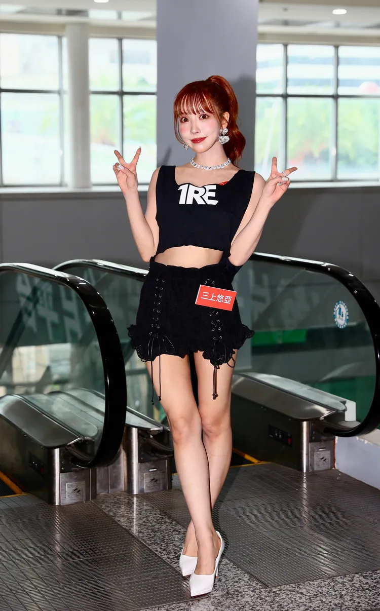 三上悠亞引退後，還是可以接受露點拍攝。彭欣偉攝