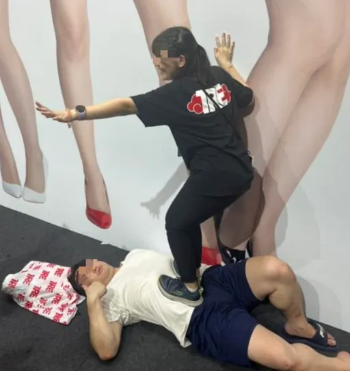 花1200想被河北彩花踩！AV粉丝遭拒超失落　「她们」助圆梦！网友：耻力太高