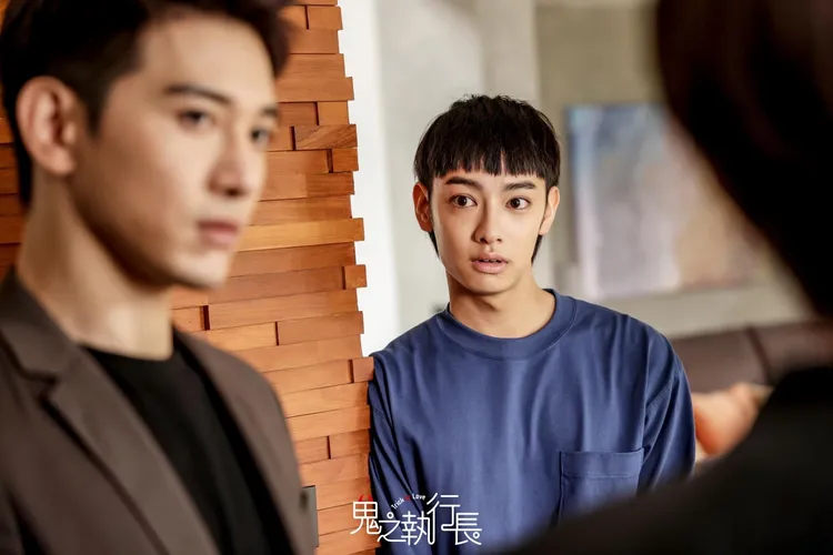 劉修甫（右）在《鬼之執行長》飾演張立昂弟弟。ASA agency提供