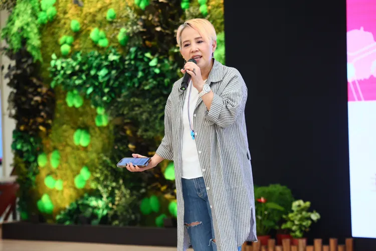 李明依今為「愛發光關懷活動」獻唱。彭欣偉攝