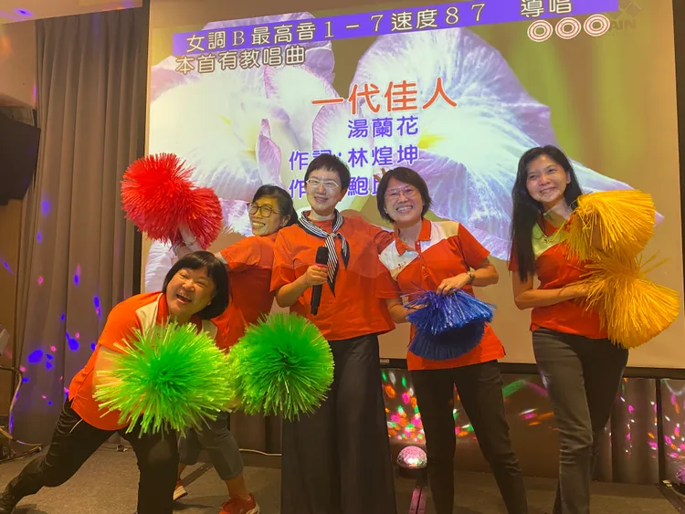 北區國稅局幫莊翠雲伴舞。林巧雁攝