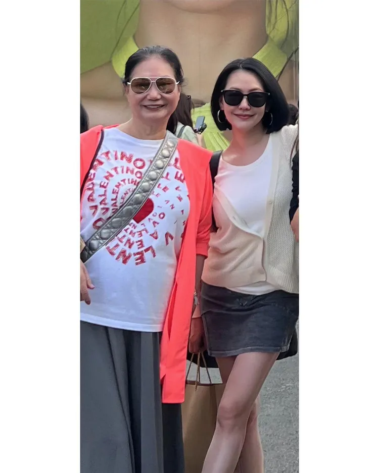 小Ｓ（右）帶Ｓ媽到韓國玩。翻攝自小Ｓ臉書