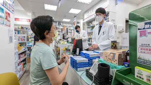 新冠疫情降溫17%　仍需觀察9月開學後傳播