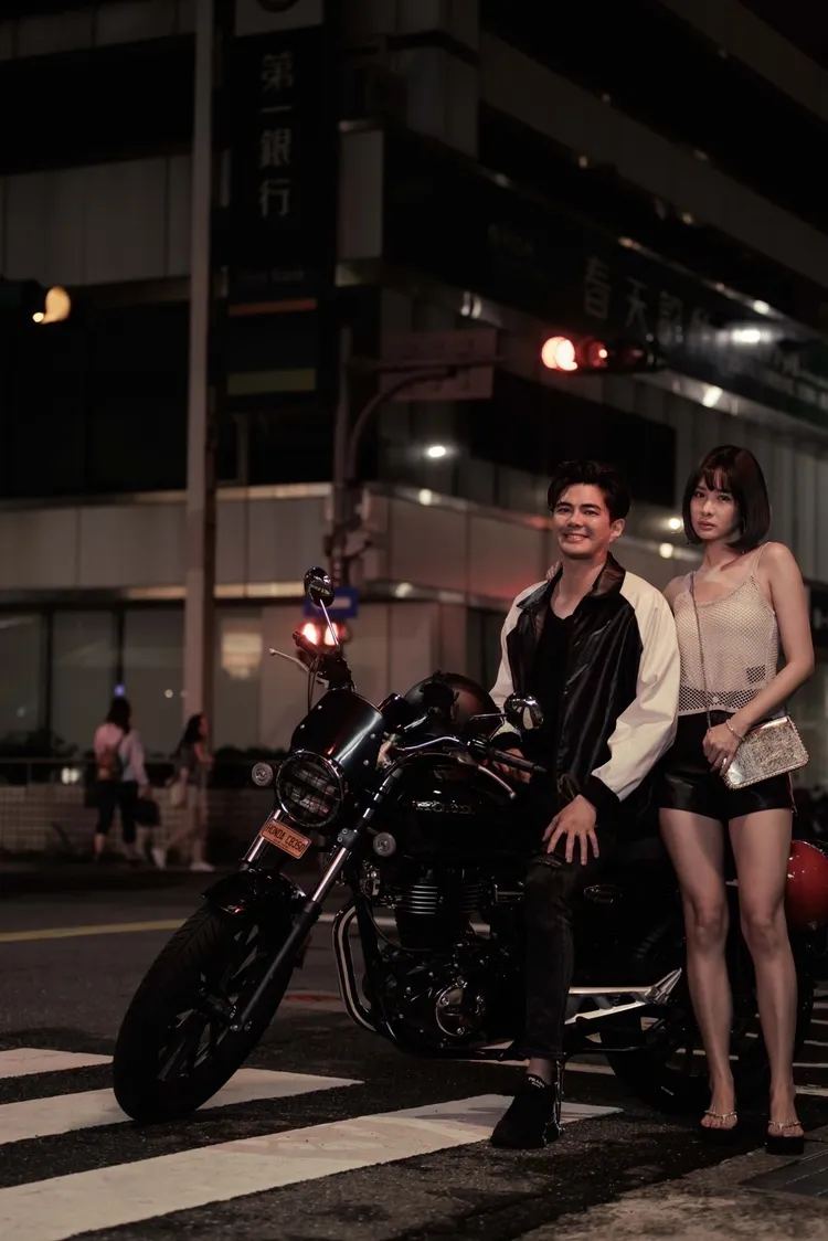 郭唐佑（左）覺得安心亞很專業。 《孔雀魚》劇組提供