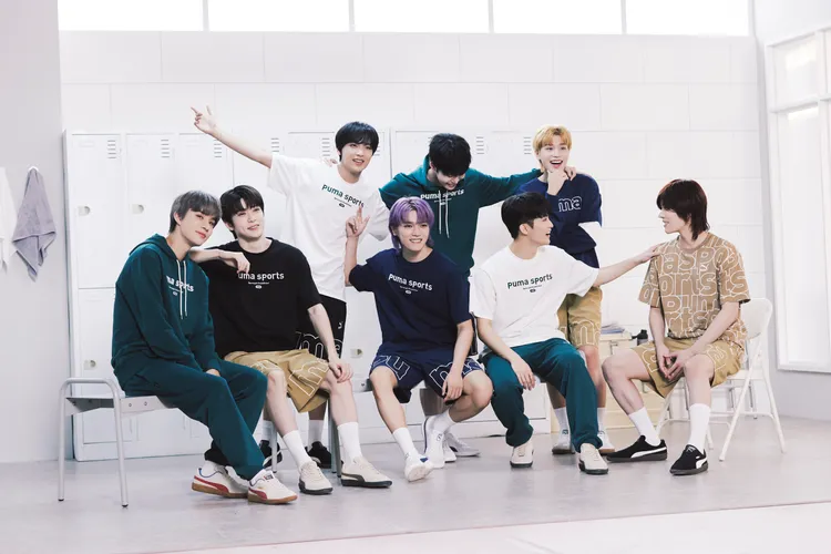 PUMA TEAM美式校園復刻服飾，運用多元學院風經典元素注入各項單品中。品牌提供