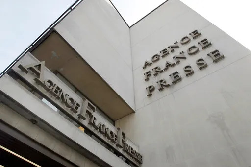 馬斯克批「詭異」！法新社狀告X平台　索新聞內容付費