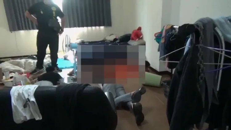 警方攻堅壓制嫌犯。翻攝畫面