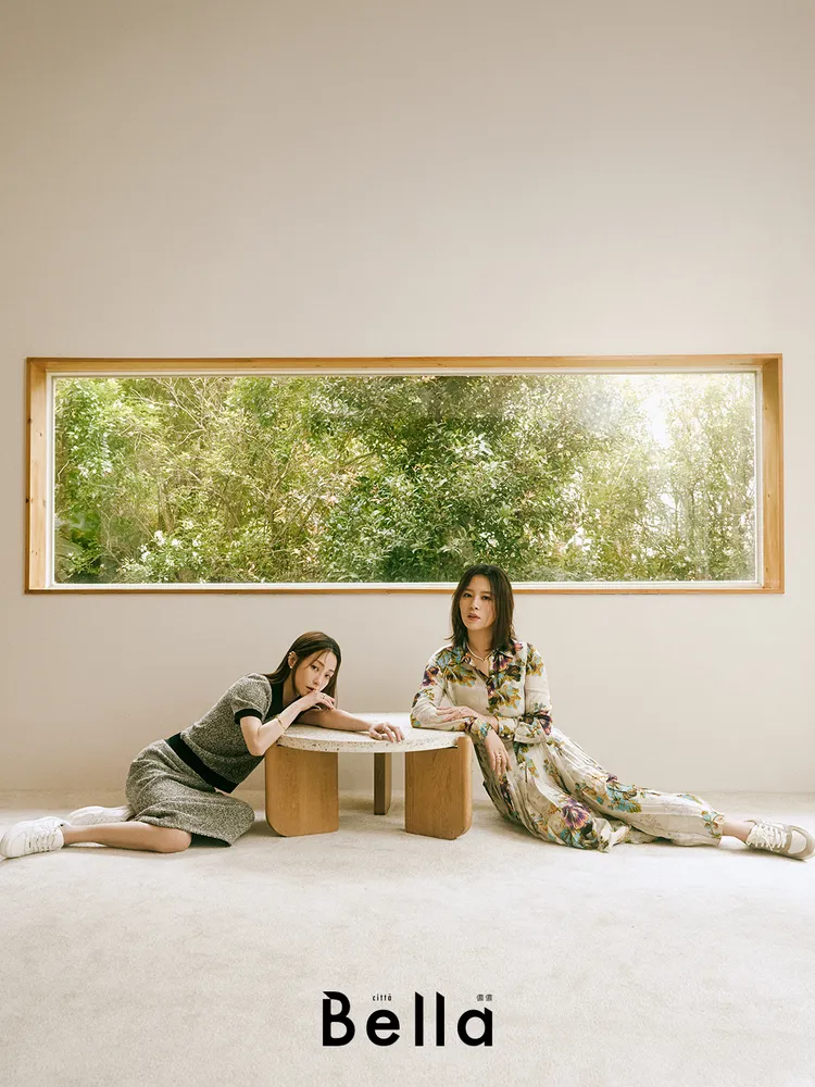 謝欣穎（左）、劉品言（右）拍攝時尚大片。品牌提供