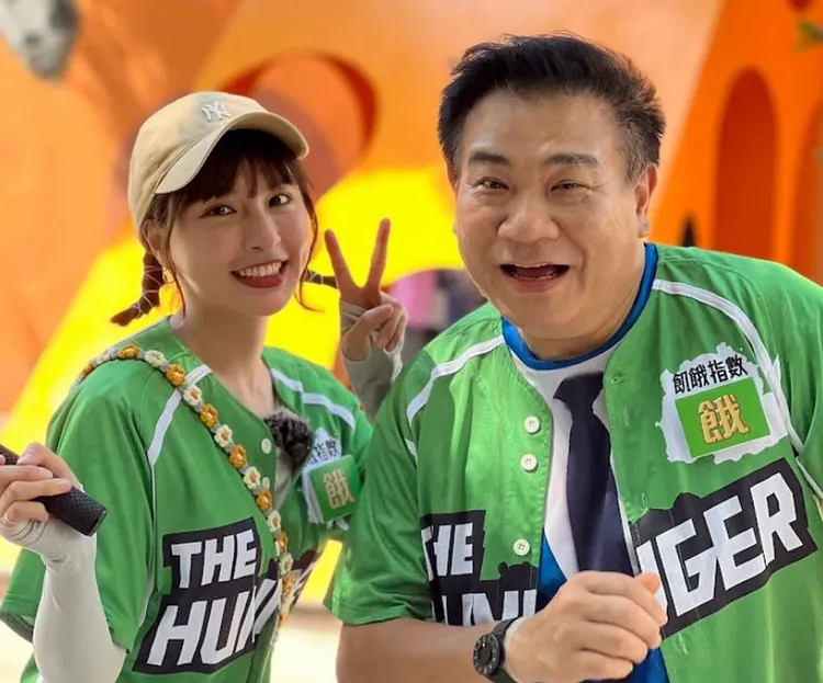 峮峮（左）、白雲配對，相處頗為有趣。中視提供