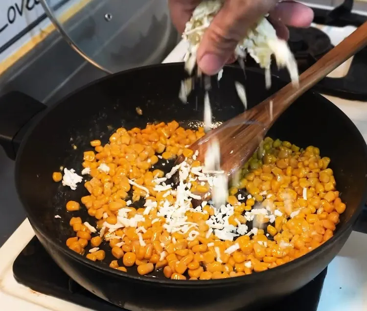 奶香起司玉米粒食材:奶油30克、
玉米粒300克、糖1茶匙、鹽巴1茶匙、煉乳2大匙、起司絲50克。IG @woodywoody315 提供