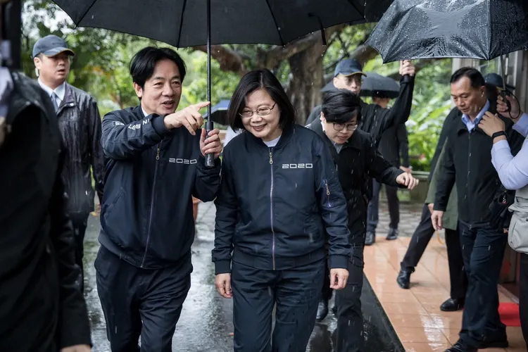 副總統賴清德（左）與總統蔡英文（右）。賴清德競辦提供