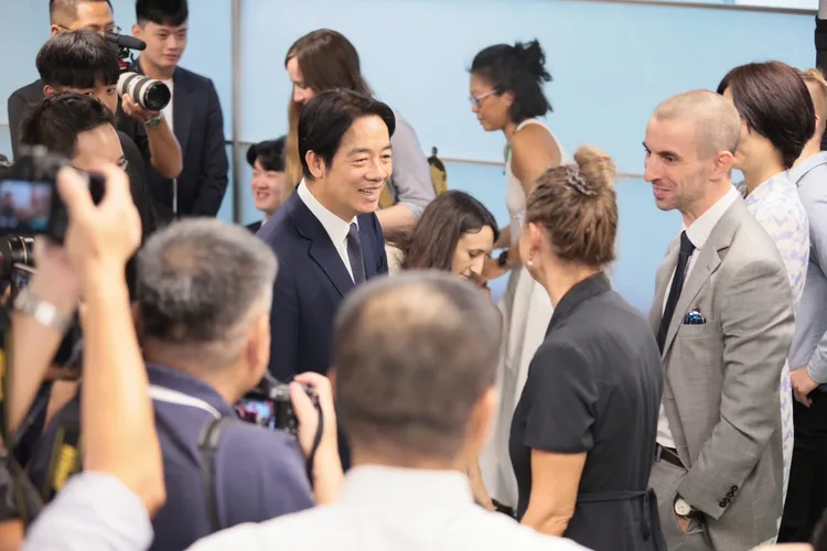 賴清德昨跟大批國際媒體交流。賴競辦提供