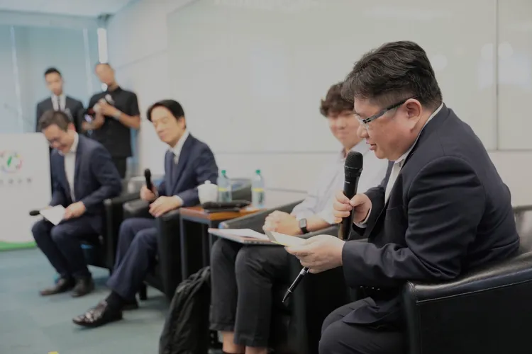 台灣外國記者會（TFCC）、台北日本人記者會合辦昨日的茶敘。賴競辦提供