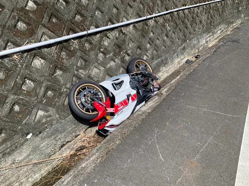 同路段1個月2死！苗栗台3線重機過彎自撞　23歲騎士摔水溝身亡