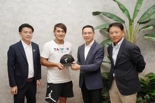 林子偉只當了1天台鋼雄鷹球員!明交易生效 正式轉到樂天桃猿