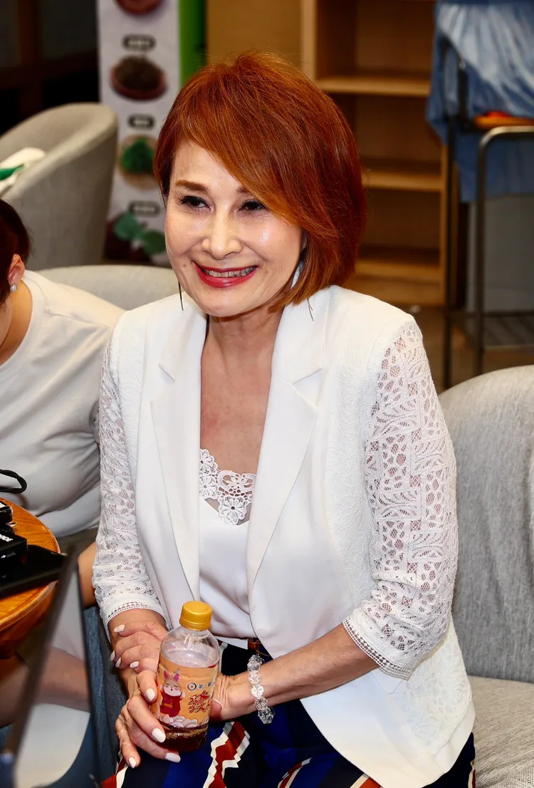 向娃確診後講話吃力。彭欣偉攝