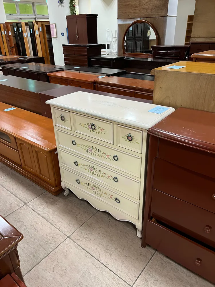 翻攝內湖再生家具展示場臉書粉絲頁