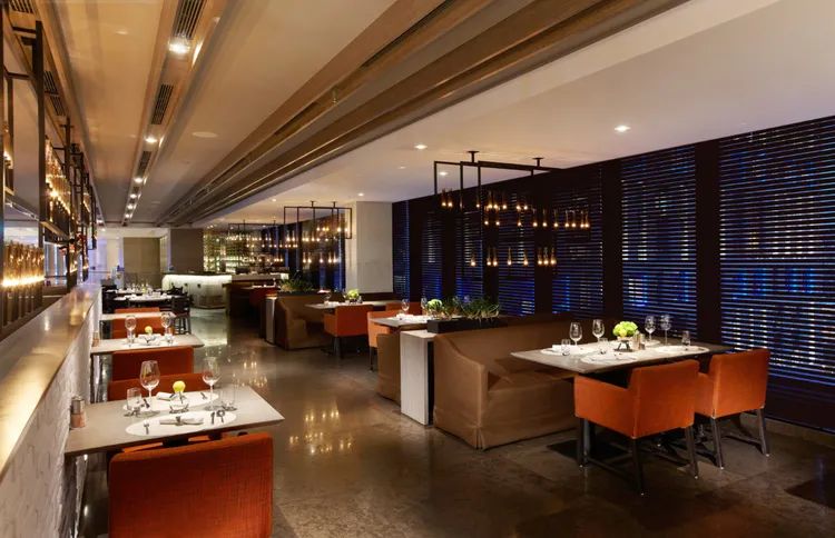 台北艾麗酒店LA FARFALLA義式餐廳廳景。業者提供