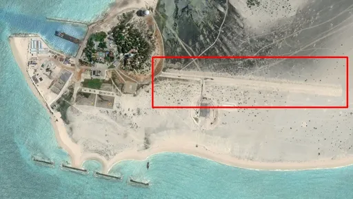 衛星照片露端倪 中國似在西沙群島中建島建跑道