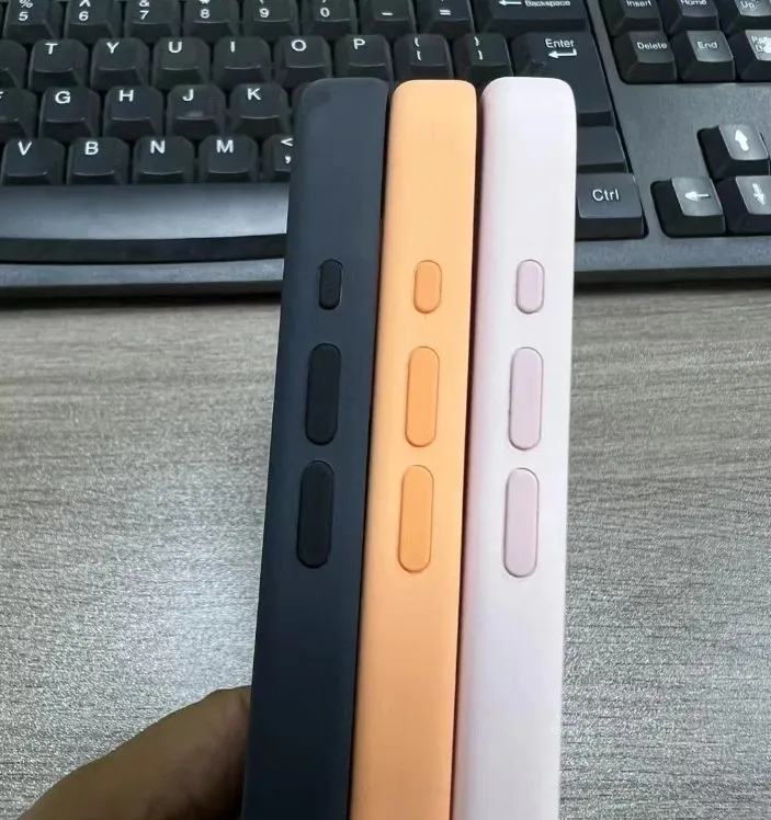 iPhone 15第三方殼曝光。翻攝定焦數碼的微博