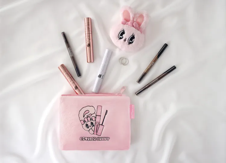 媚比琳 x Esther Bunny聯名化妝包。品牌提供