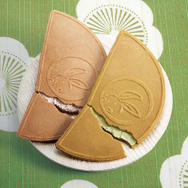 鎌倉五郎本店鎌倉半月原價479元，特價407元。樂天市場提供