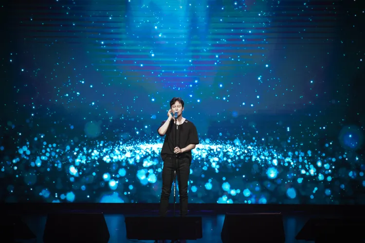 金南佶透露拍《Island》時，因為特效一直重拍。超級圓頂提供