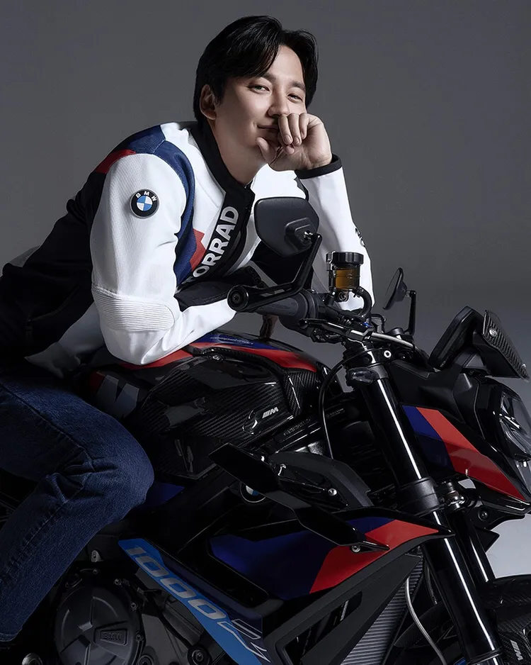 金南佶熱愛騎重機，提到支氣管炎一直沒好，朋友說都是因為他愛騎摩托車。翻攝金南佶IG