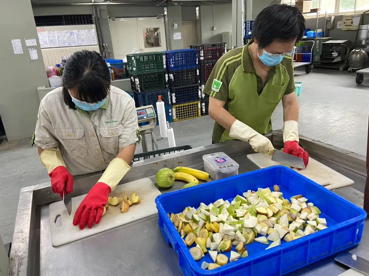 給動物吃的冰都會計算營養。台北市立動物園提供